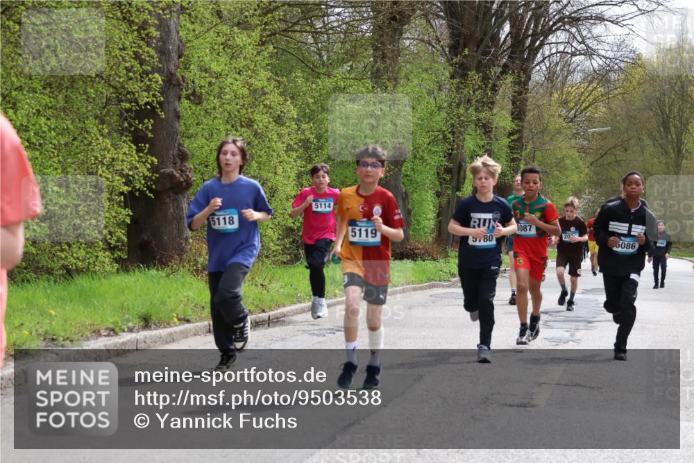12.04.2026 - 45. Internationalen Wilhelmsburger Insellauf Yannick Fuchs http://msf.ph/oto/9503538 12.04.2026 12:50:09 Laufen 5114, 5118, 5119, 5087, 5780, 20, 5086 meine-sportfotos.de