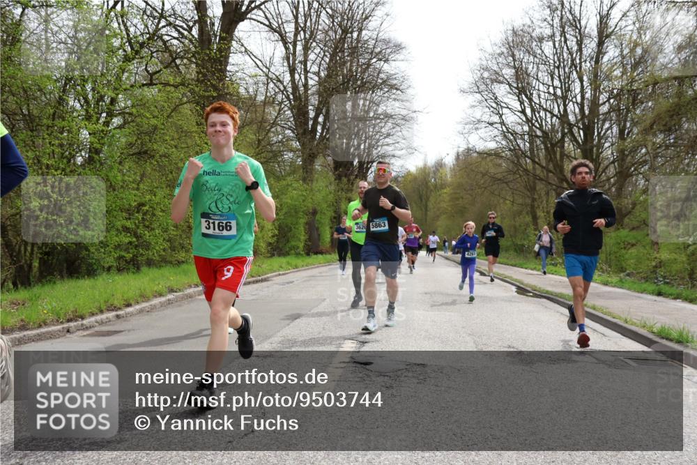 12.04.2026 - 45. Internationalen Wilhelmsburger Insellauf Yannick Fuchs http://msf.ph/oto/9503744 12.04.2026 12:50:50 Laufen 3166, 3620, 5863, 4261 meine-sportfotos.de