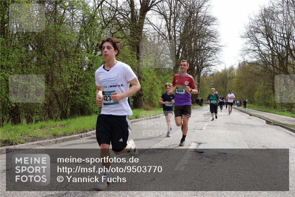 12.04.2026 - 45. Internationalen Wilhelmsburger Insellauf Yannick Fuchs http://msf.ph/oto/9503770 12.04.2026 12:50:55 Laufen 423, 168, 4698, 4524 meine-sportfotos.de