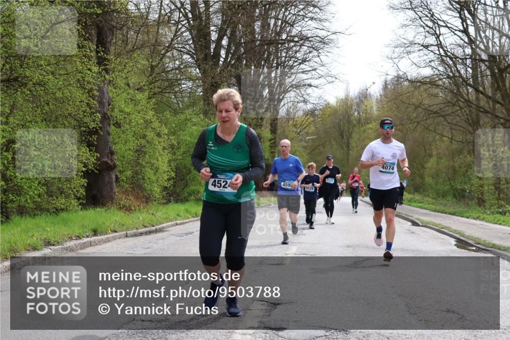 12.04.2026 - 45. Internationalen Wilhelmsburger Insellauf Yannick Fuchs http://msf.ph/oto/9503788 12.04.2026 12:50:58 Laufen 4524, 4593, 5129, 5343, 4074 meine-sportfotos.de