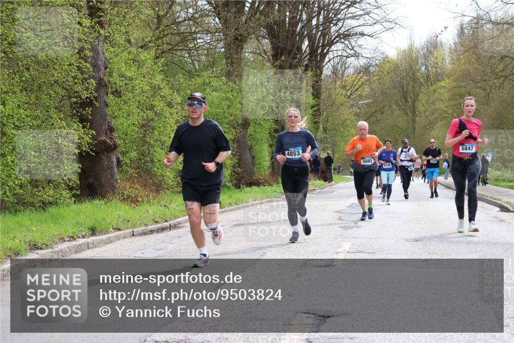12.04.2026 - 45. Internationalen Wilhelmsburger Insellauf Yannick Fuchs http://msf.ph/oto/9503824 12.04.2026 12:51:05 Laufen 4853, 5692, 4186, 5847 meine-sportfotos.de