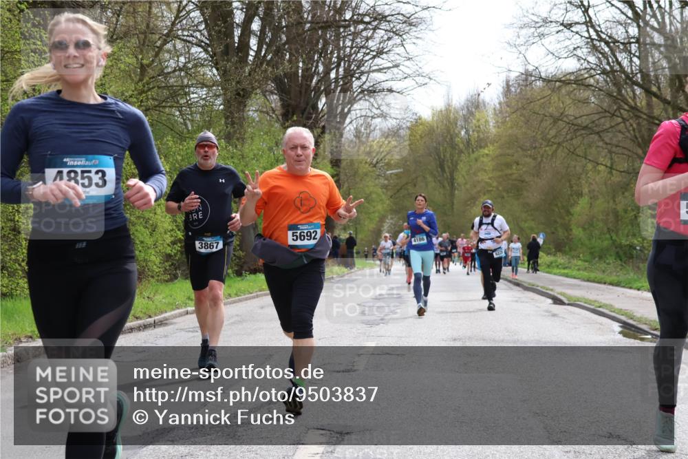 12.04.2026 - 45. Internationalen Wilhelmsburger Insellauf Yannick Fuchs http://msf.ph/oto/9503837 12.04.2026 12:51:08 Laufen 1853, 3867, 5692, 4186 meine-sportfotos.de