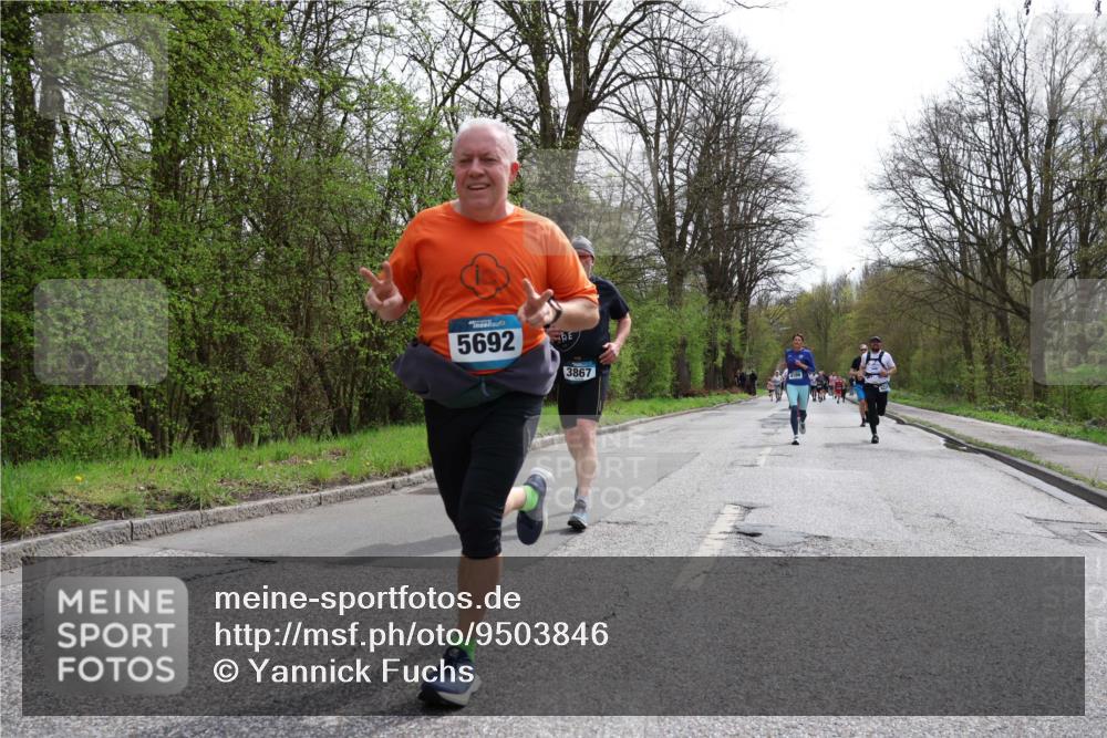 12.04.2026 - 45. Internationalen Wilhelmsburger Insellauf Yannick Fuchs http://msf.ph/oto/9503846 12.04.2026 12:51:09 Laufen 5692, 3867, 4186 meine-sportfotos.de
