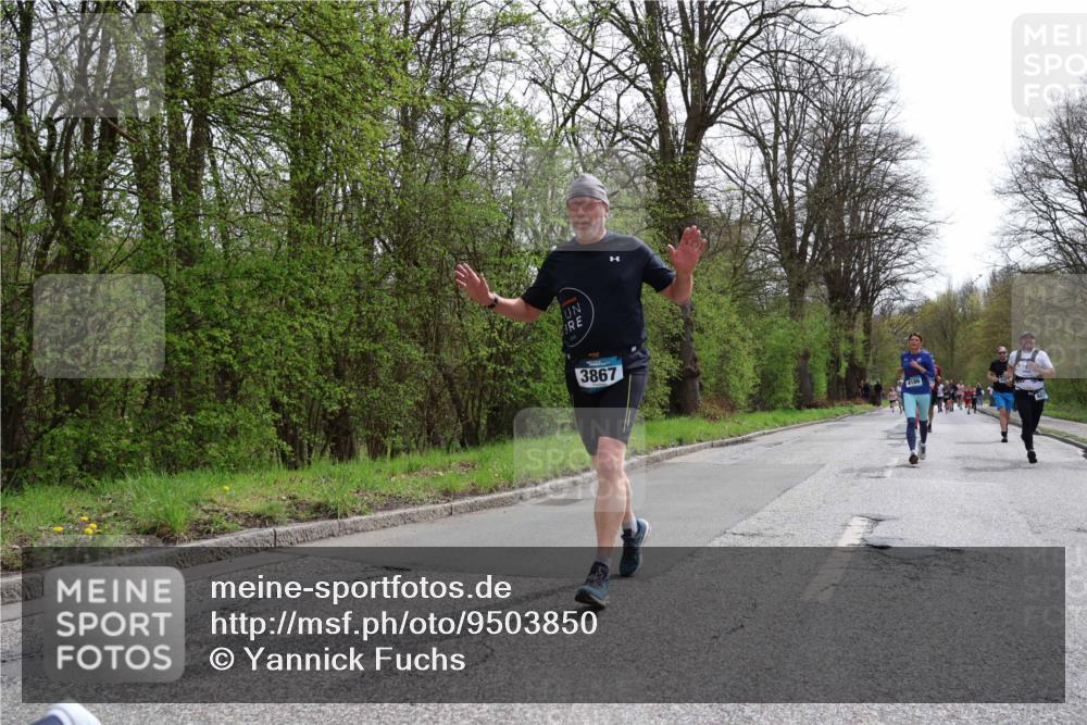 12.04.2026 - 45. Internationalen Wilhelmsburger Insellauf Yannick Fuchs http://msf.ph/oto/9503850 12.04.2026 12:51:10 Laufen 3867, 4186 meine-sportfotos.de