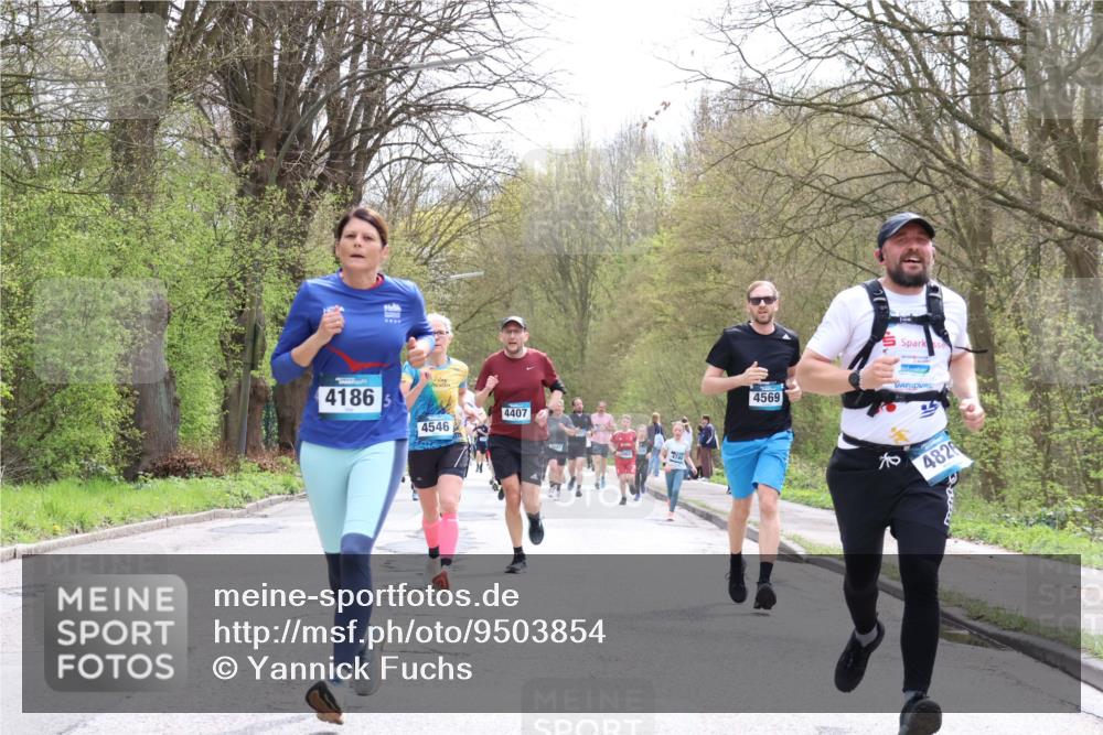 12.04.2026 - 45. Internationalen Wilhelmsburger Insellauf Yannick Fuchs http://msf.ph/oto/9503854 12.04.2026 12:51:11 Laufen 4186, 4546, 4407, 4740, 3447, 4569, 4826 meine-sportfotos.de