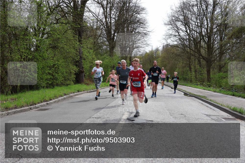 12.04.2026 - 45. Internationalen Wilhelmsburger Insellauf Yannick Fuchs http://msf.ph/oto/9503903 12.04.2026 12:51:22 Laufen 5277, 2447, 5062, 5777, 3439 meine-sportfotos.de
