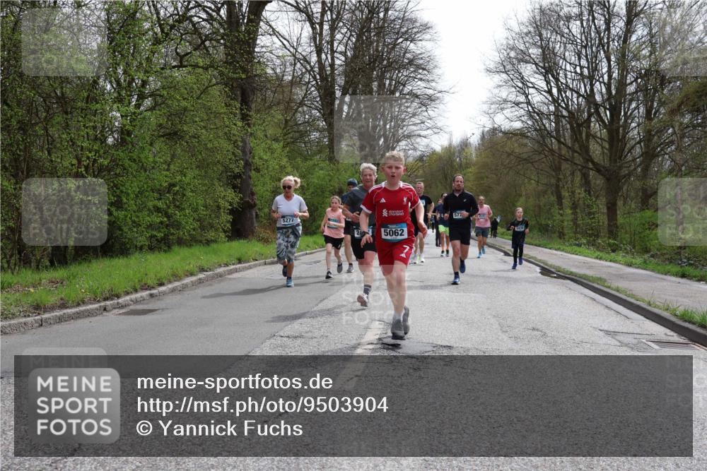 12.04.2026 - 45. Internationalen Wilhelmsburger Insellauf Yannick Fuchs http://msf.ph/oto/9503904 12.04.2026 12:51:22 Laufen 5277, 2, 577, 5062, 3439 meine-sportfotos.de