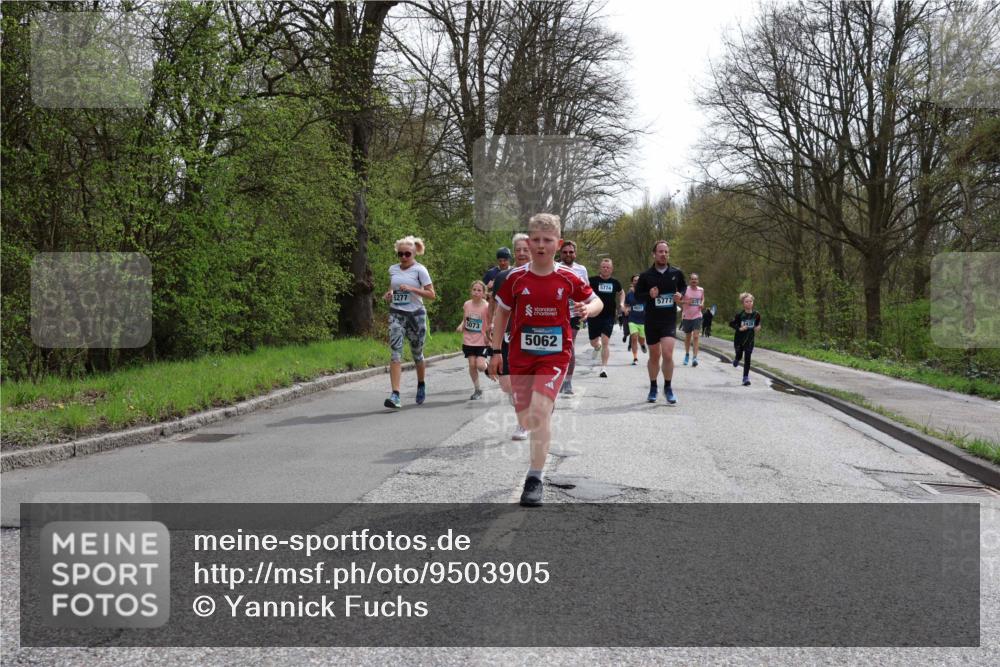 12.04.2026 - 45. Internationalen Wilhelmsburger Insellauf Yannick Fuchs http://msf.ph/oto/9503905 12.04.2026 12:51:22 Laufen 5277, 5073, 5062, 5774, 4937, 5777, 3439 meine-sportfotos.de