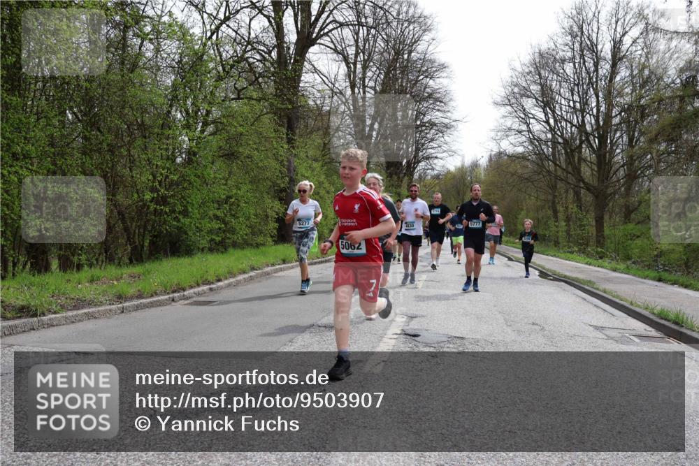 12.04.2026 - 45. Internationalen Wilhelmsburger Insellauf Yannick Fuchs http://msf.ph/oto/9503907 12.04.2026 12:51:22 Laufen 5277, 4830, 5062, 5774, 5777 meine-sportfotos.de