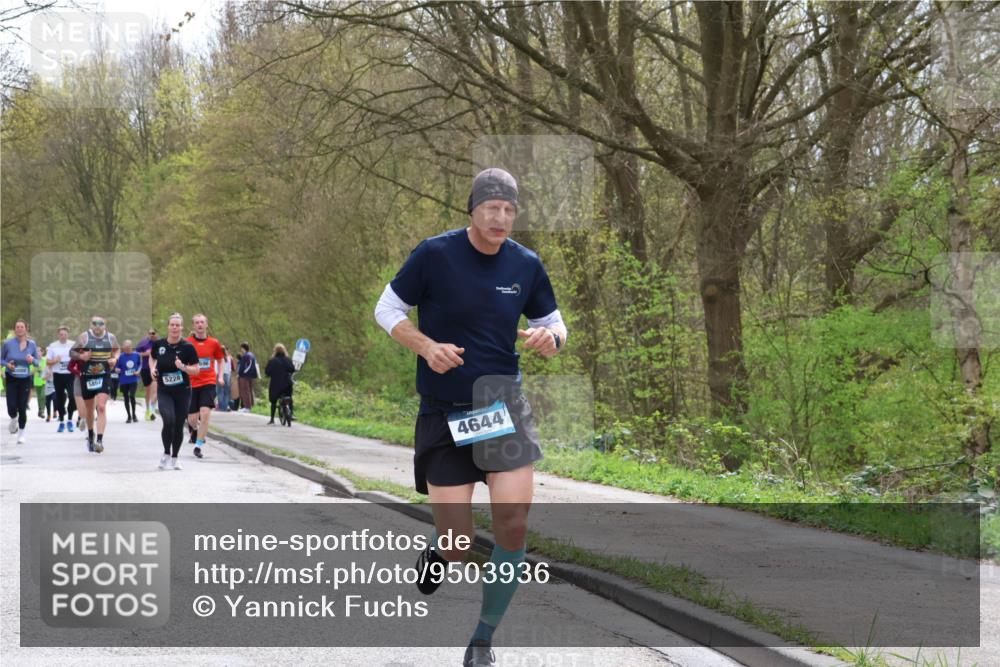 12.04.2026 - 45. Internationalen Wilhelmsburger Insellauf Yannick Fuchs http://msf.ph/oto/9503936 12.04.2026 12:51:29 Laufen 5854, 5228, 696, 4644 meine-sportfotos.de