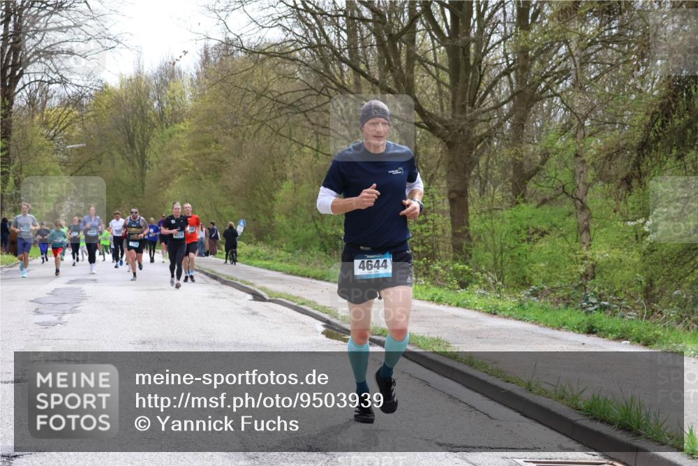 12.04.2026 - 45. Internationalen Wilhelmsburger Insellauf Yannick Fuchs http://msf.ph/oto/9503939 12.04.2026 12:51:29 Laufen 228, 4644 meine-sportfotos.de