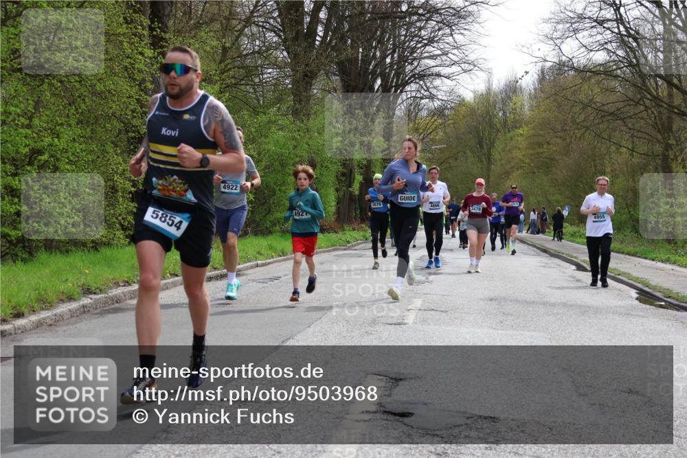 12.04.2026 - 45. Internationalen Wilhelmsburger Insellauf Yannick Fuchs http://msf.ph/oto/9503968 12.04.2026 12:51:37 Laufen 5854, 4922, 5679, 4666, 3479, 492, 4955 meine-sportfotos.de