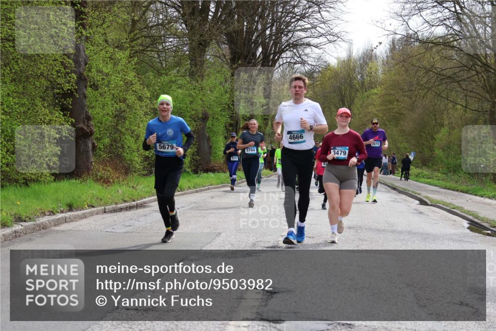 12.04.2026 - 45. Internationalen Wilhelmsburger Insellauf Yannick Fuchs http://msf.ph/oto/9503982 12.04.2026 12:51:40 Laufen 5679, 2771, 5744, 4666, 3479, 2675 meine-sportfotos.de