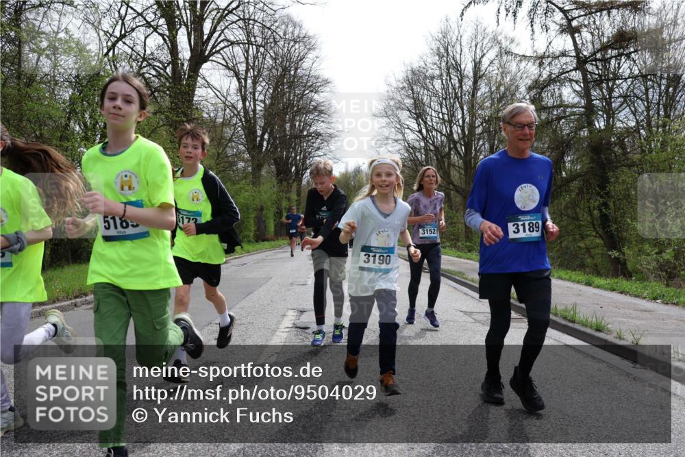 12.04.2026 - 45. Internationalen Wilhelmsburger Insellauf Yannick Fuchs http://msf.ph/oto/9504029 12.04.2026 12:51:48 Laufen 5185, 172, 3190, 3152, 3189 meine-sportfotos.de