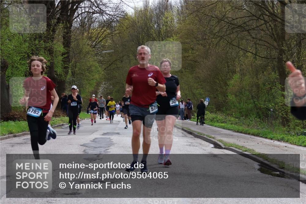 12.04.2026 - 45. Internationalen Wilhelmsburger Insellauf Yannick Fuchs http://msf.ph/oto/9504065 12.04.2026 12:51:57 Laufen 5782, 3525, 578, 30 meine-sportfotos.de