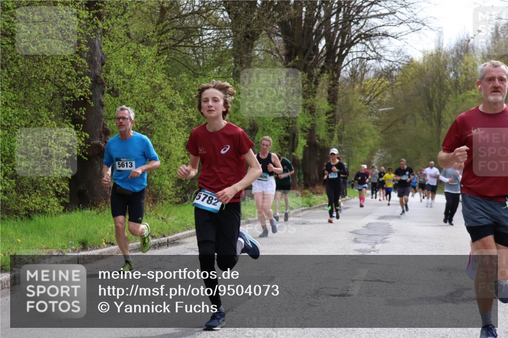 12.04.2026 - 45. Internationalen Wilhelmsburger Insellauf Yannick Fuchs http://msf.ph/oto/9504073 12.04.2026 12:51:58 Laufen 5613, 5782, 606 meine-sportfotos.de