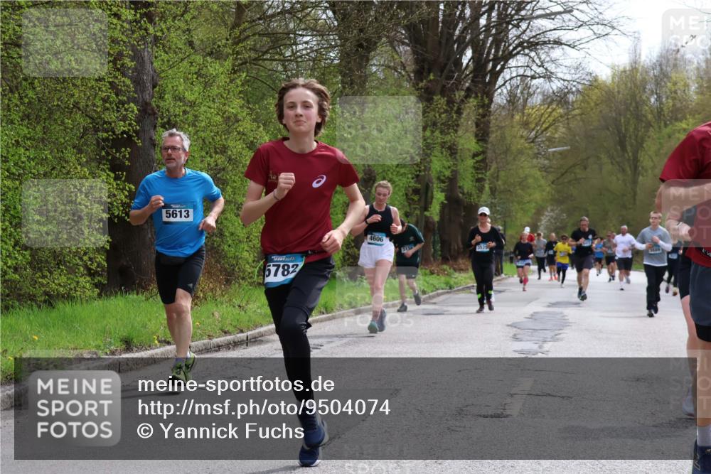 12.04.2026 - 45. Internationalen Wilhelmsburger Insellauf Yannick Fuchs http://msf.ph/oto/9504074 12.04.2026 12:51:58 Laufen 5613, 5782, 4606, 513, 3525, 3889 meine-sportfotos.de