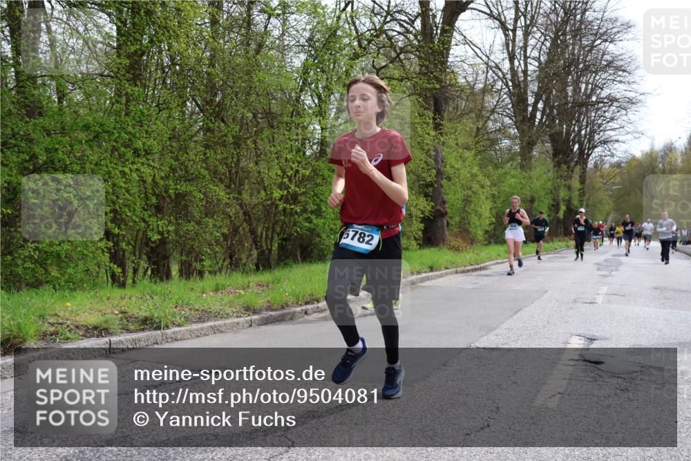 12.04.2026 - 45. Internationalen Wilhelmsburger Insellauf Yannick Fuchs http://msf.ph/oto/9504081 12.04.2026 12:51:59 Laufen 5782 meine-sportfotos.de
