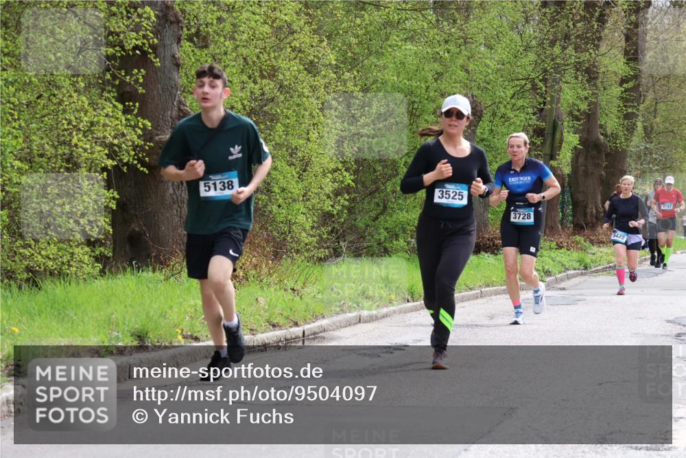 12.04.2026 - 45. Internationalen Wilhelmsburger Insellauf Yannick Fuchs http://msf.ph/oto/9504097 12.04.2026 12:52:03 Laufen 5138, 3525, 3728, 5422, 4187 meine-sportfotos.de