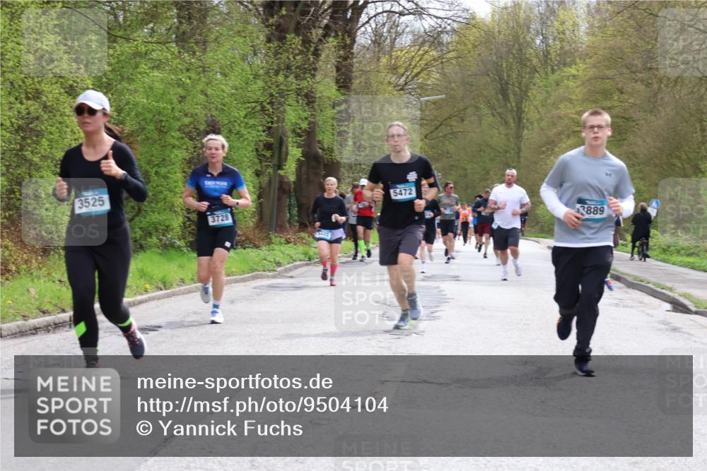 12.04.2026 - 45. Internationalen Wilhelmsburger Insellauf Yannick Fuchs http://msf.ph/oto/9504104 12.04.2026 12:52:04 Laufen 3525, 5472, 3889, 3728 meine-sportfotos.de