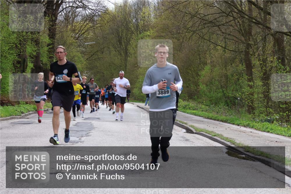 12.04.2026 - 45. Internationalen Wilhelmsburger Insellauf Yannick Fuchs http://msf.ph/oto/9504107 12.04.2026 12:52:04 Laufen 5422, 547, 276, 54, 3889 meine-sportfotos.de
