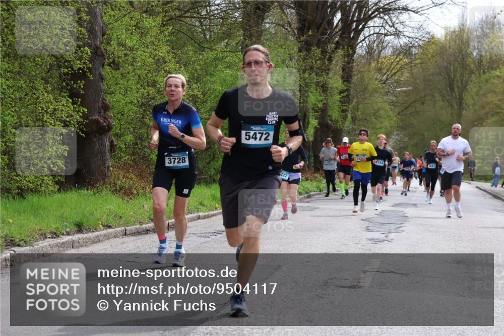 12.04.2026 - 45. Internationalen Wilhelmsburger Insellauf Yannick Fuchs http://msf.ph/oto/9504117 12.04.2026 12:52:06 Laufen 3728, 5472, 422, 52, 4754 meine-sportfotos.de