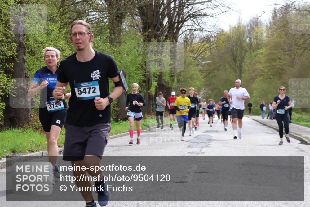 12.04.2026 - 45. Internationalen Wilhelmsburger Insellauf Yannick Fuchs http://msf.ph/oto/9504120 12.04.2026 12:52:07 Laufen 3723, 5472, 5422, 5276, 3623 meine-sportfotos.de