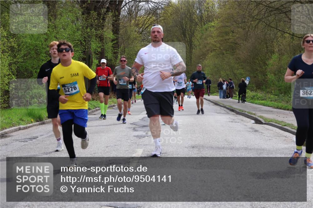 12.04.2026 - 45. Internationalen Wilhelmsburger Insellauf Yannick Fuchs http://msf.ph/oto/9504141 12.04.2026 12:52:11 Laufen 5276, 410, 3128, 4965, 4778, 3623 meine-sportfotos.de