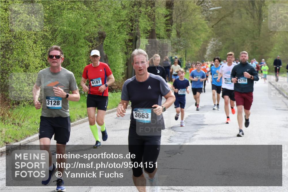 12.04.2026 - 45. Internationalen Wilhelmsburger Insellauf Yannick Fuchs http://msf.ph/oto/9504151 12.04.2026 12:52:14 Laufen 3128, 4187, 9, 3663, 2550, 4965, 4778 meine-sportfotos.de