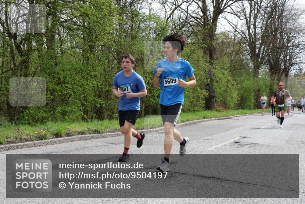 12.04.2026 - 45. Internationalen Wilhelmsburger Insellauf Yannick Fuchs http://msf.ph/oto/9504197 12.04.2026 12:52:24 Laufen 5687, 5689, 4816 meine-sportfotos.de