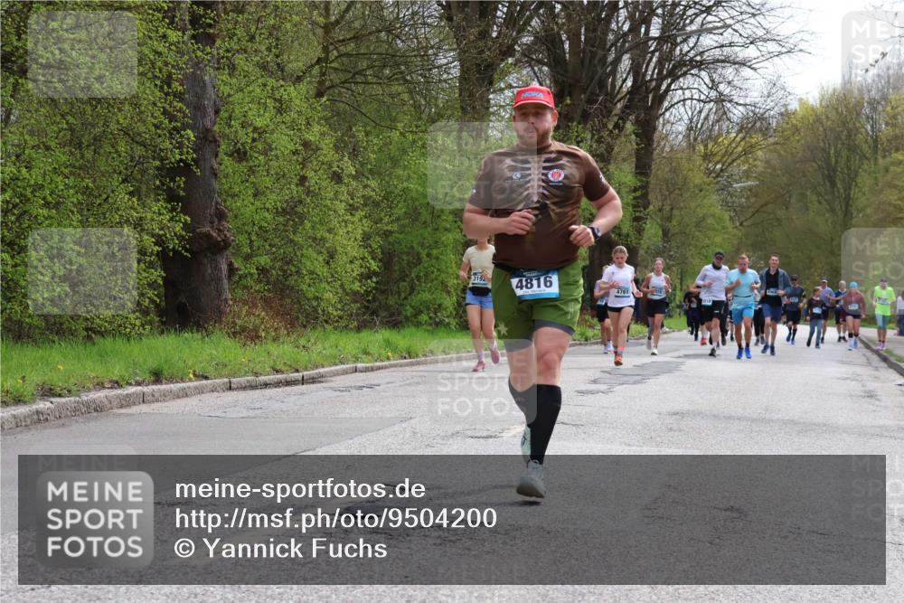 12.04.2026 - 45. Internationalen Wilhelmsburger Insellauf Yannick Fuchs http://msf.ph/oto/9504200 12.04.2026 12:52:25 Laufen 319, 4, 4816, 4761, 4968 meine-sportfotos.de