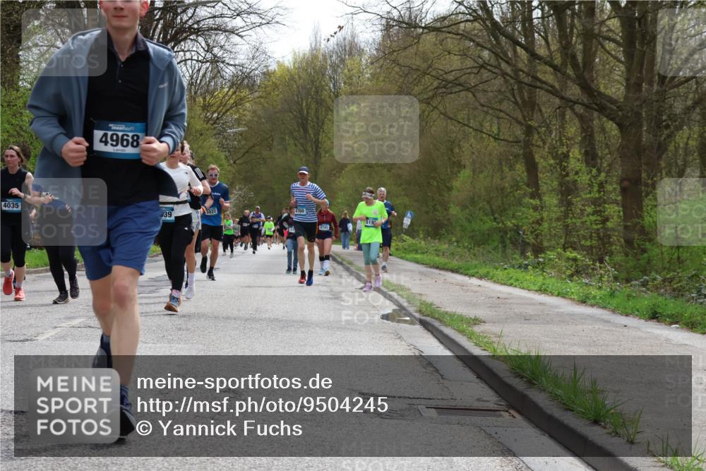 12.04.2026 - 45. Internationalen Wilhelmsburger Insellauf Yannick Fuchs http://msf.ph/oto/9504245 12.04.2026 12:52:35 Laufen 4035, 4968, 39, 5022, 51, 4741, 519 meine-sportfotos.de