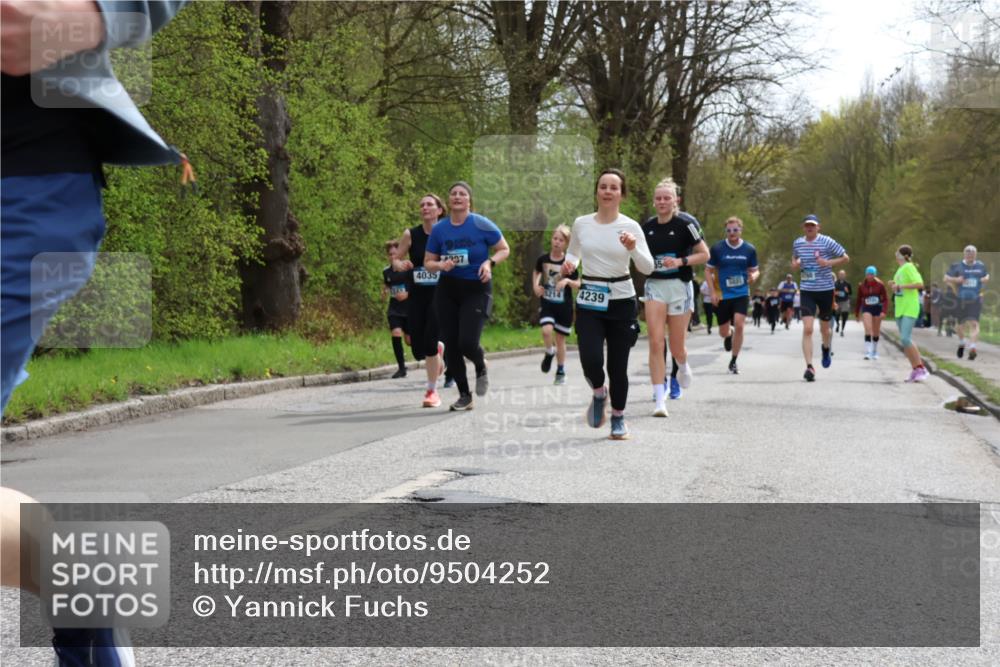 12.04.2026 - 45. Internationalen Wilhelmsburger Insellauf Yannick Fuchs http://msf.ph/oto/9504252 12.04.2026 12:52:36 Laufen 4035, 297, 5214, 3822, 4239 meine-sportfotos.de