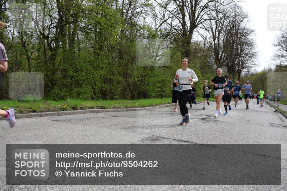 12.04.2026 - 45. Internationalen Wilhelmsburger Insellauf Yannick Fuchs http://msf.ph/oto/9504262 12.04.2026 12:52:38 Laufen 4035, 239, 5214, 40, 4527 meine-sportfotos.de