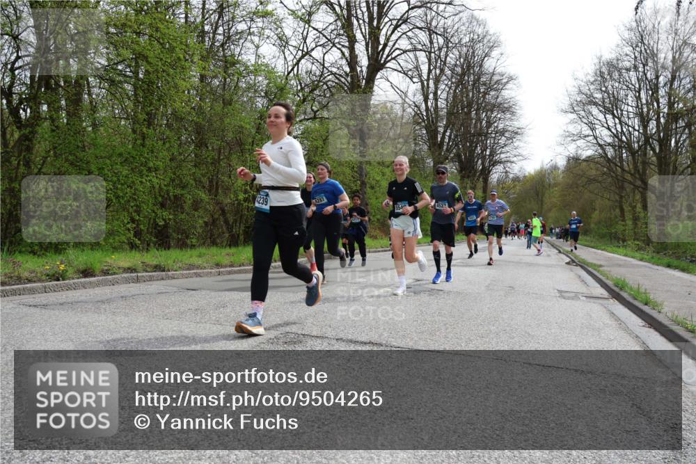 12.04.2026 - 45. Internationalen Wilhelmsburger Insellauf Yannick Fuchs http://msf.ph/oto/9504265 12.04.2026 12:52:38 Laufen 4239, 4287, 554, 4522 meine-sportfotos.de