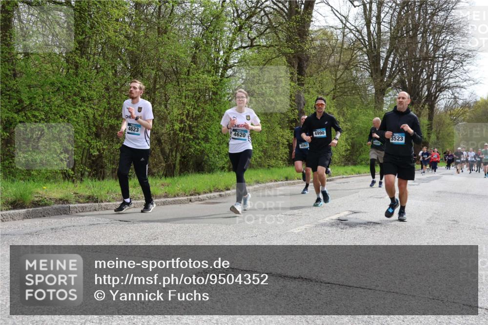 12.04.2026 - 45. Internationalen Wilhelmsburger Insellauf Yannick Fuchs http://msf.ph/oto/9504352 12.04.2026 12:52:55 Laufen 4623, 4620, 3062, 4990, 3523 meine-sportfotos.de
