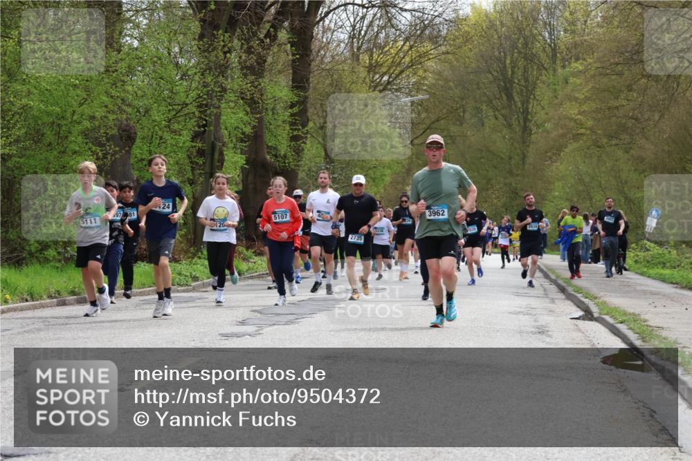12.04.2026 - 45. Internationalen Wilhelmsburger Insellauf Yannick Fuchs http://msf.ph/oto/9504372 12.04.2026 12:52:59 Laufen 124, 9781, 5111, 5107, 40, 120, 39, 5338, 2735, 3962, 2938, 4982 meine-sportfotos.de