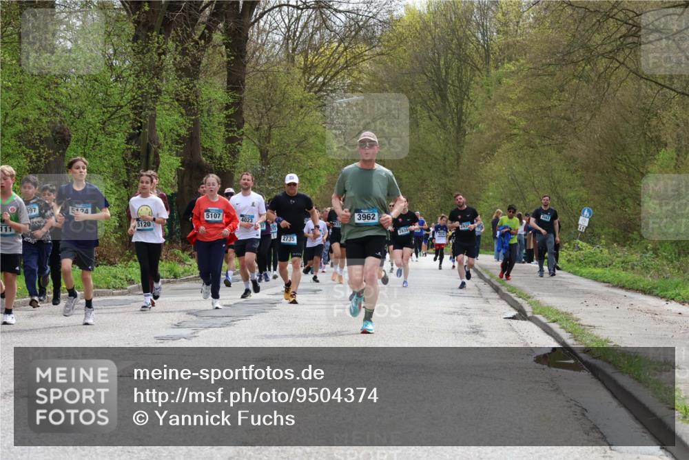 12.04.2026 - 45. Internationalen Wilhelmsburger Insellauf Yannick Fuchs http://msf.ph/oto/9504374 12.04.2026 12:52:59 Laufen 397, 5124, 5107, 4023, 5120, 111, 2735, 226, 3962 meine-sportfotos.de