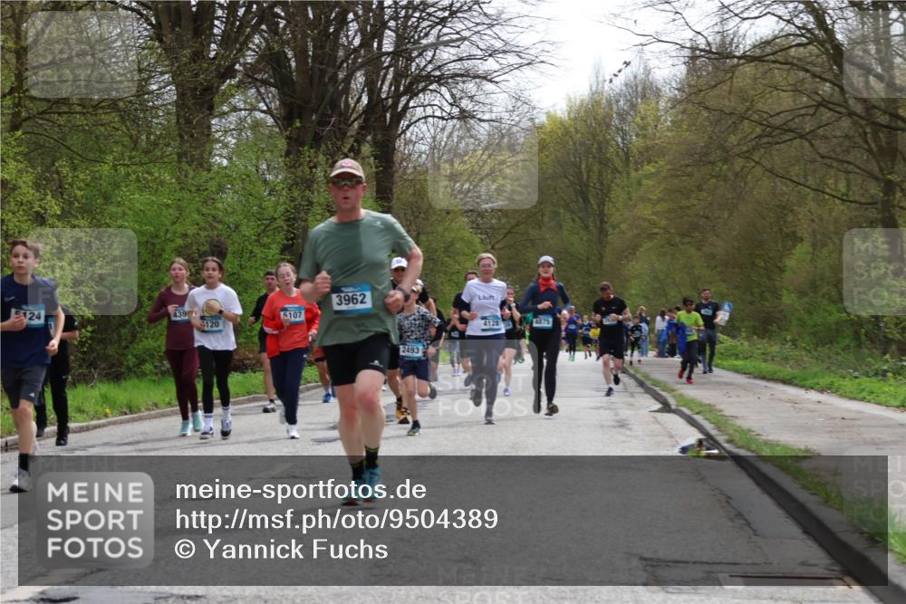 12.04.2026 - 45. Internationalen Wilhelmsburger Insellauf Yannick Fuchs http://msf.ph/oto/9504389 12.04.2026 12:53:02 Laufen 5124, 439, 120, 5107, 3962, 2493, 4128, 4875 meine-sportfotos.de