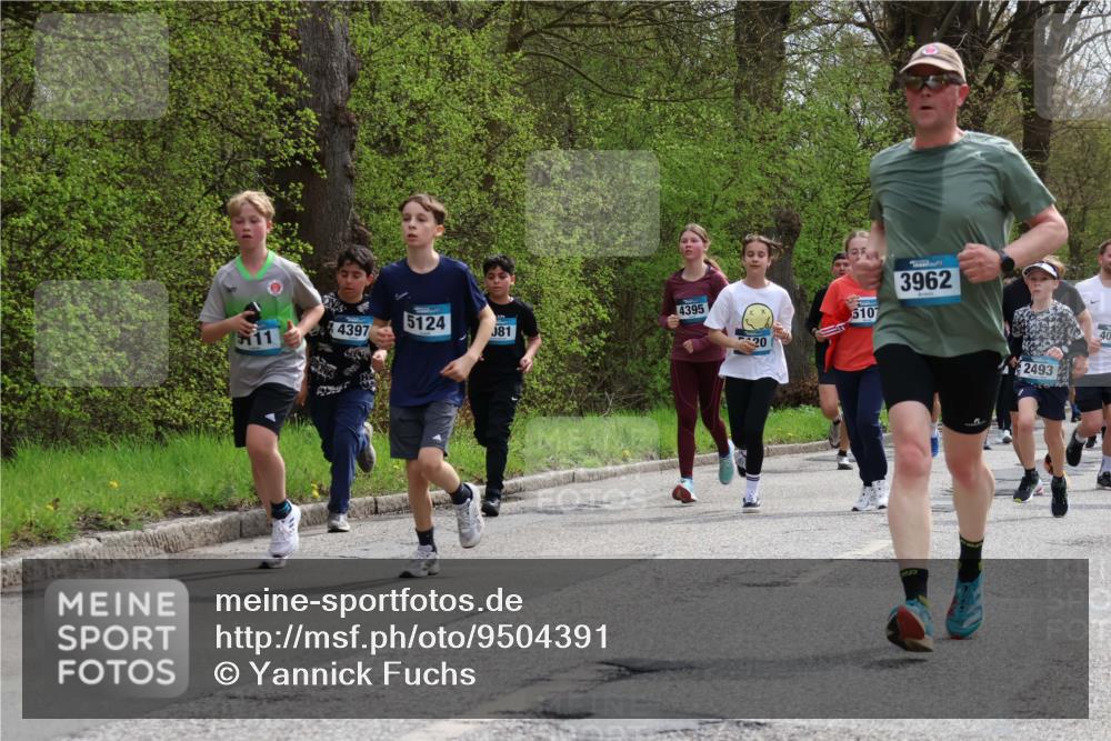 12.04.2026 - 45. Internationalen Wilhelmsburger Insellauf Yannick Fuchs http://msf.ph/oto/9504391 12.04.2026 12:53:02 Laufen 4395, 11, 4397, 5124, 81, 20, 5107, 3962, 2493, 40 meine-sportfotos.de