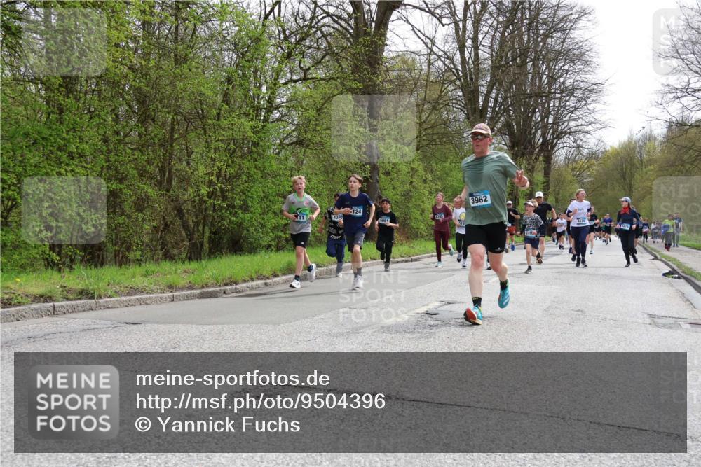 12.04.2026 - 45. Internationalen Wilhelmsburger Insellauf Yannick Fuchs http://msf.ph/oto/9504396 12.04.2026 12:53:03 Laufen 4397, 5081, 312, 3962 meine-sportfotos.de