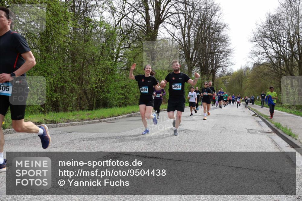 12.04.2026 - 45. Internationalen Wilhelmsburger Insellauf Yannick Fuchs http://msf.ph/oto/9504438 12.04.2026 12:53:10 Laufen 305, 2939, 3207, 2938, 3338 meine-sportfotos.de
