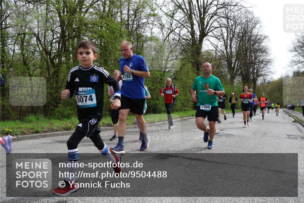 12.04.2026 - 45. Internationalen Wilhelmsburger Insellauf Yannick Fuchs http://msf.ph/oto/9504488 12.04.2026 12:53:19 Laufen 5074, 4782, 2715, 2369, 3737, 2642 meine-sportfotos.de