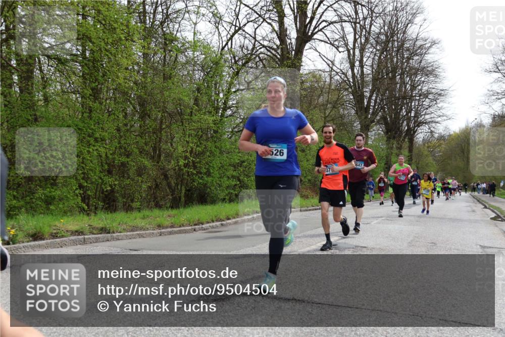 12.04.2026 - 45. Internationalen Wilhelmsburger Insellauf Yannick Fuchs http://msf.ph/oto/9504504 12.04.2026 12:53:22 Laufen 526, 37, 647, 3212 meine-sportfotos.de