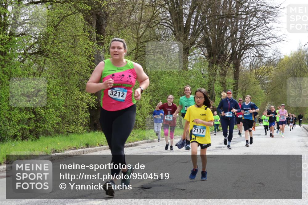 12.04.2026 - 45. Internationalen Wilhelmsburger Insellauf Yannick Fuchs http://msf.ph/oto/9504519 12.04.2026 12:53:26 Laufen 3212, 3167, 3, 012, 4125, 5670, 454, 3174, 2117 meine-sportfotos.de