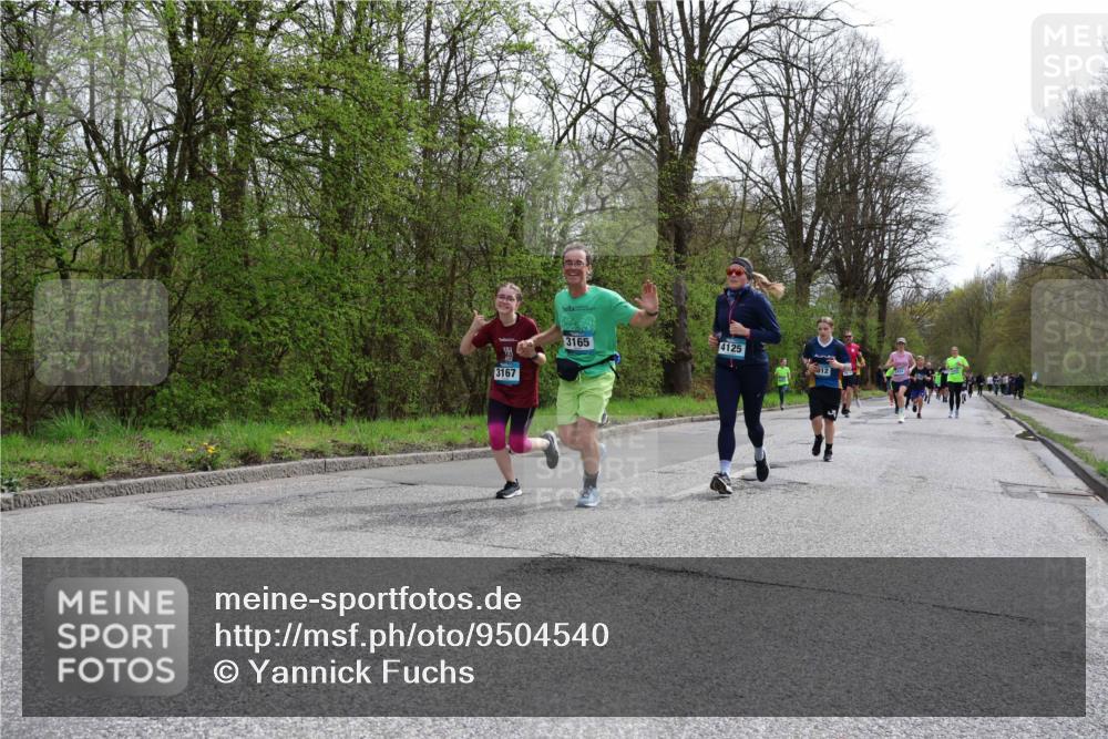 12.04.2026 - 45. Internationalen Wilhelmsburger Insellauf Yannick Fuchs http://msf.ph/oto/9504540 12.04.2026 12:53:29 Laufen 3167, 3165, 4125, 012 meine-sportfotos.de