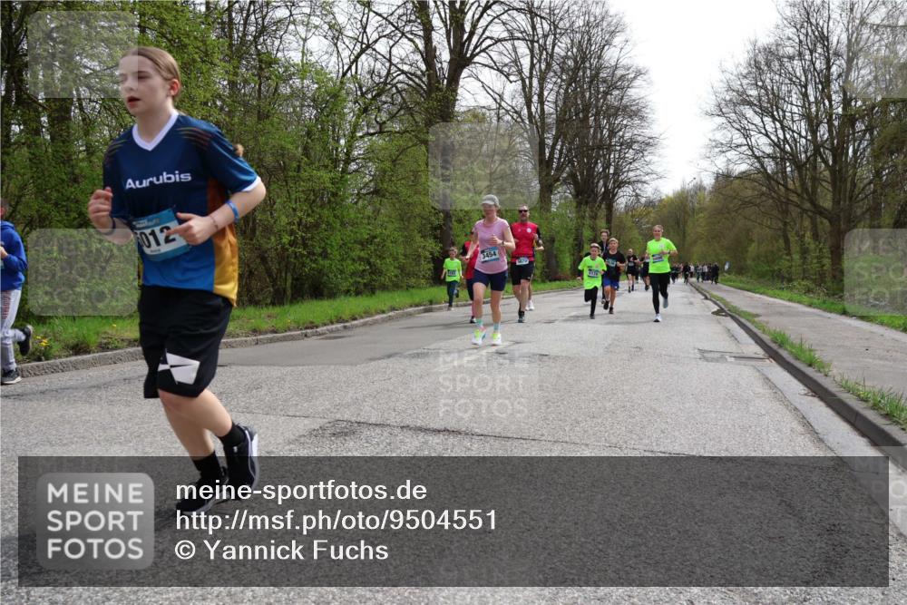12.04.2026 - 45. Internationalen Wilhelmsburger Insellauf Yannick Fuchs http://msf.ph/oto/9504551 12.04.2026 12:53:32 Laufen 012, 3454, 5174 meine-sportfotos.de