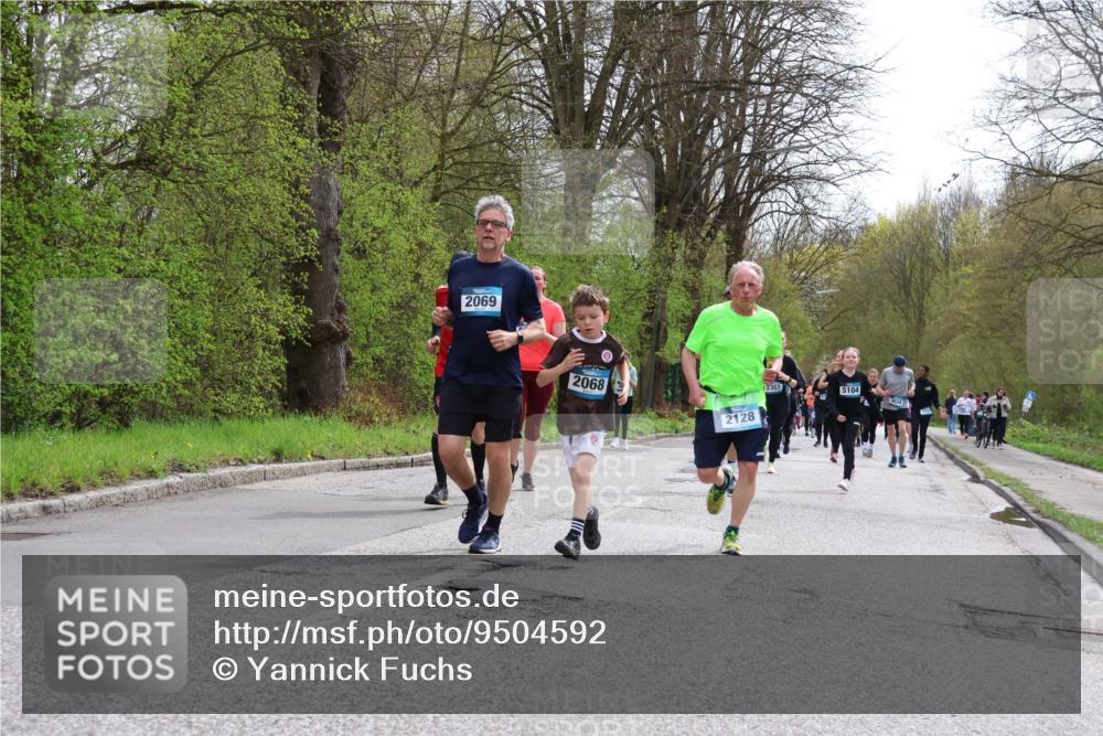 12.04.2026 - 45. Internationalen Wilhelmsburger Insellauf Yannick Fuchs http://msf.ph/oto/9504592 12.04.2026 12:53:41 Laufen 2069, 2068, 2128, 2307, 5104, 3034 meine-sportfotos.de