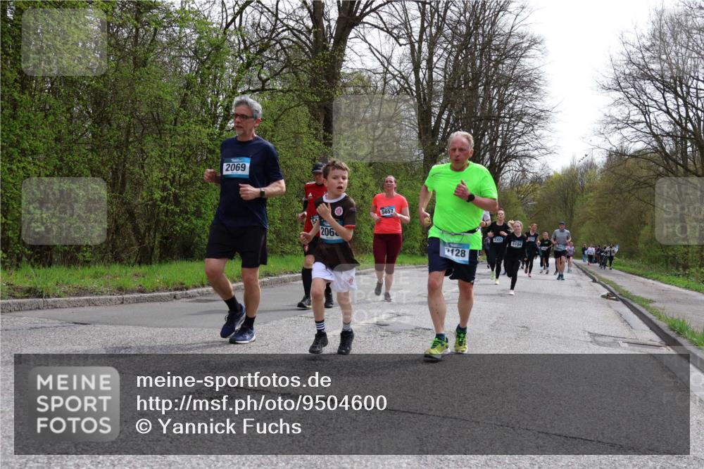 12.04.2026 - 45. Internationalen Wilhelmsburger Insellauf Yannick Fuchs http://msf.ph/oto/9504600 12.04.2026 12:53:42 Laufen 2069, 206, 5657, 128, 2307, 5104 meine-sportfotos.de