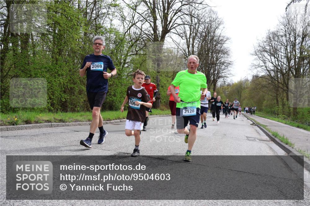 12.04.2026 - 45. Internationalen Wilhelmsburger Insellauf Yannick Fuchs http://msf.ph/oto/9504603 12.04.2026 12:53:43 Laufen 2069, 2066, 57, 2128, 5104 meine-sportfotos.de